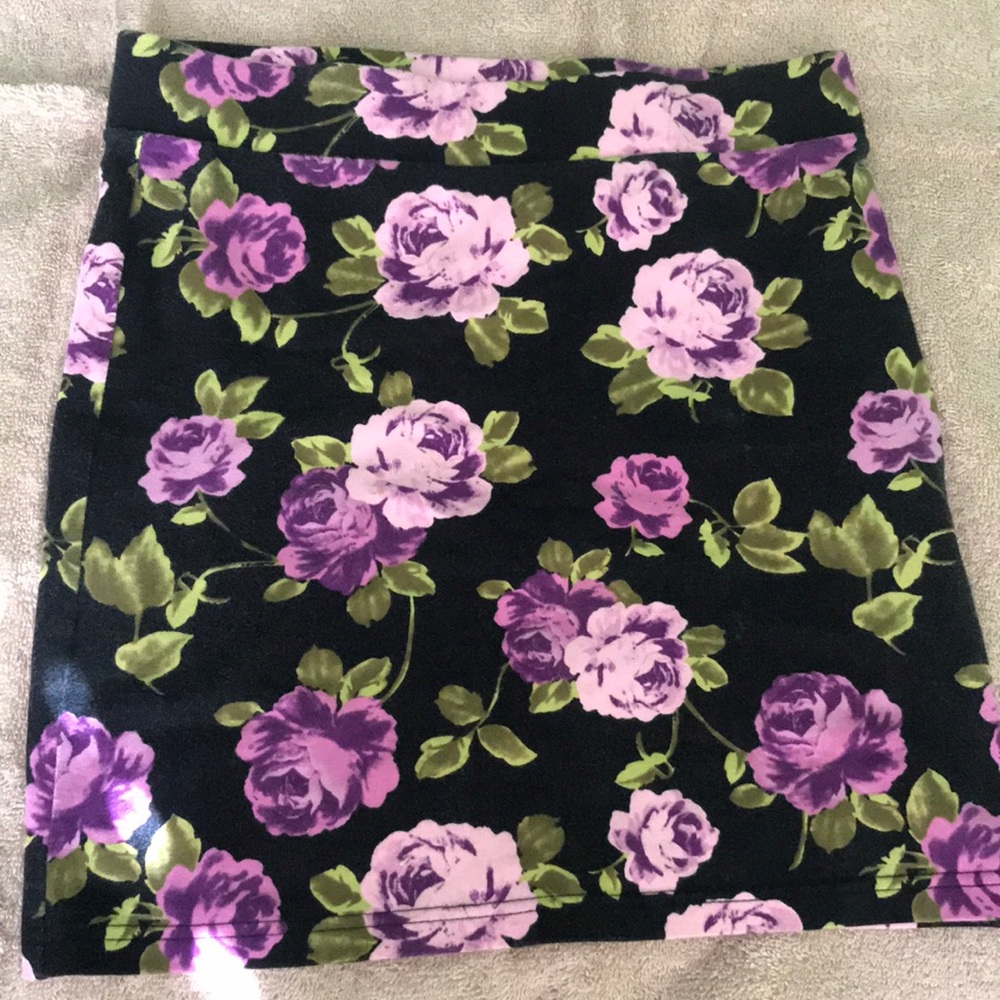 Forever 21 flower skirt